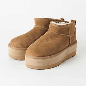 ＜UGG＞クラシック ウルトラミニプラットフォーム ブーツ